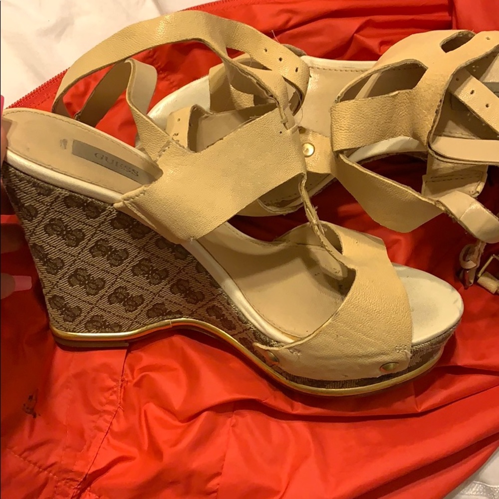 Guess wedges